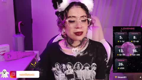 Snapshot of vainilla_l chatting on 02.11.25 Vainilla Independent model online show from 02.11.25