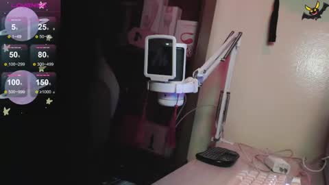 Snapshot of vainilla_l chatting on 07.23.26 Vainilla Independent model online show from 07.23.26