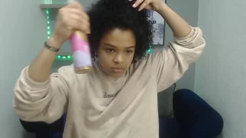 Snapshot of vainillasexhotsex chatting on 10.21.25 vainillasexhotsex online show from 10.21.25