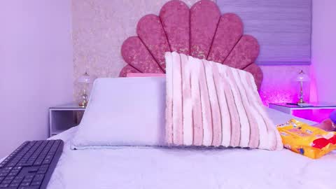 Vaiolet colls online show from 02.26.26