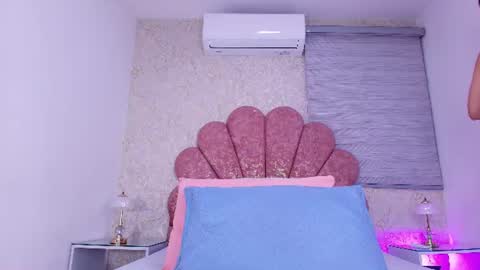 Vaiolet colls online show from 06.18.26