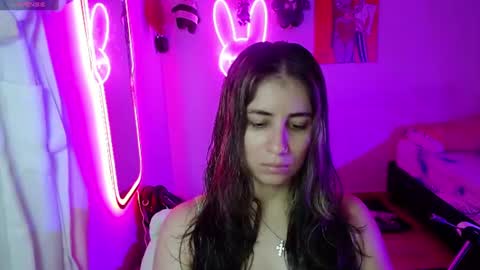Snapshot of val_angelll chatting on 06.14.26 valentina online show from 06.14.26
