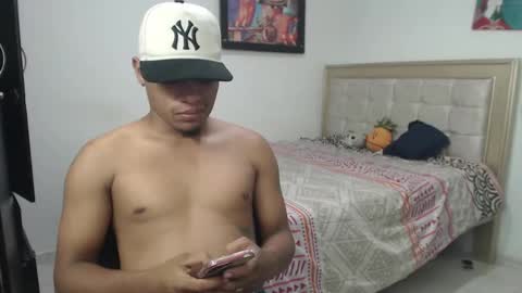 Snapshot of val_sex02 chatting on 02.02.25 val_sex02 online show from 02.02.25