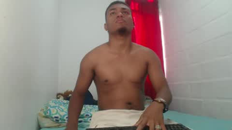 Snapshot of val_sex02 chatting on 02.08.25 val_sex02 online show from 02.08.25