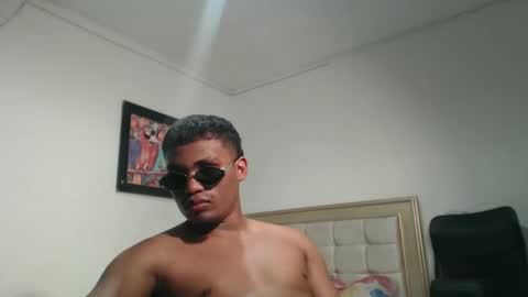 Snapshot of val_sex02 chatting on 02.26.25 val_sex02 online show from 02.26.25