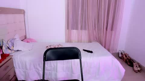 HI IM NEW online show from 06.25.26
