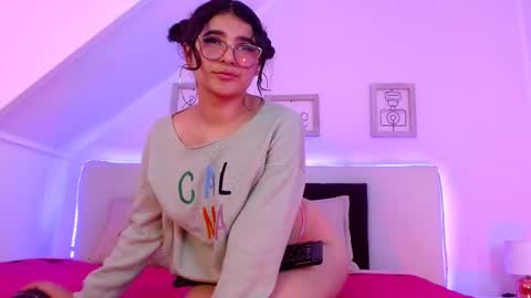 Snapshot of valeery_gomez chatting on 02.21.25 Tifanny online show from 02.21.25