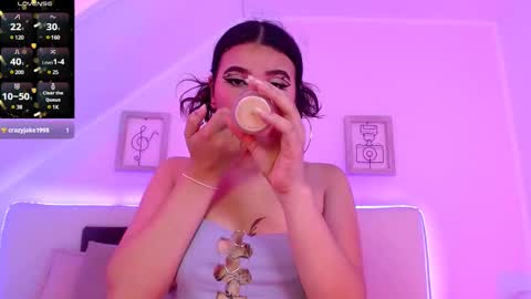 Snapshot of valeery_gomez chatting on 02.26.25 Tifanny online show from 02.26.25