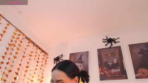 Snapshot of valen_ross_ chatting on 10.09.25 valentina Rossi 3 online show from 10.09.25