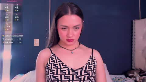IG-valen mendoza99  twitter valenthompson99 online show from 12.15.24