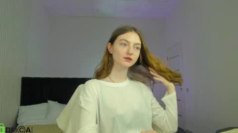 Snapshot of valenora1 chatting on 05.04.26 Nora online show from 05.04.26