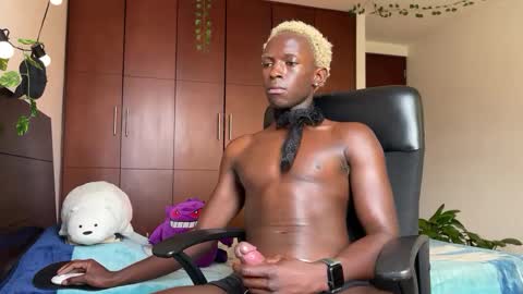   Valentin  independent Cam Boy     online show from 02.11.25