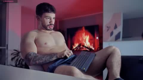 valenthinoking online show from 12.21.25