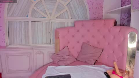 Valentina online show from 10.14.25