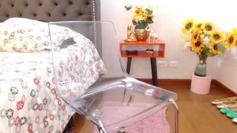 Valen Ferrer online show from 12.27.24