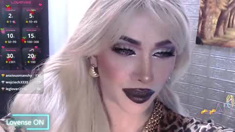 Amanda online show from 11.25.25