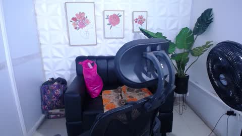 Valentina  online show from 11.30.25