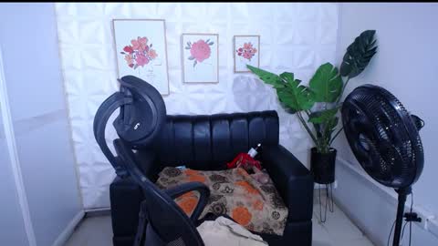 Valentina  online show from 12.20.25