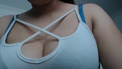 Snapshot of valentina_nappi96 chatting on 12.01.24 VALE online show from 12.01.24