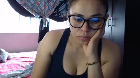 Snapshot of valentina_nappi96 chatting on 02.04.25 VALE online show from 02.04.25