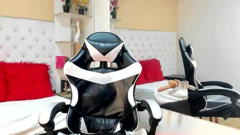 valentina_santillana online show from 10.28.25