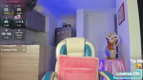 Snapshot of valentinaone1 chatting on 10.24.25 valentinaone1 online show from 10.24.25