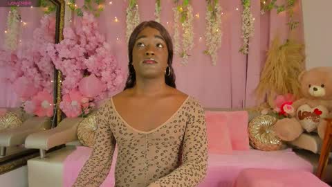 Snapshot of valentinaone1 chatting on 11.16.25 valentinaone1 online show from 11.16.25