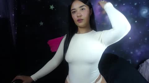 valentinarojass_ online show from 02.11.26