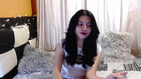 valentinasmith18 online show from 04.21.26