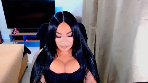 Snapshot of valentinaxqueen chatting on 12.19.24 online show from 12.19.24