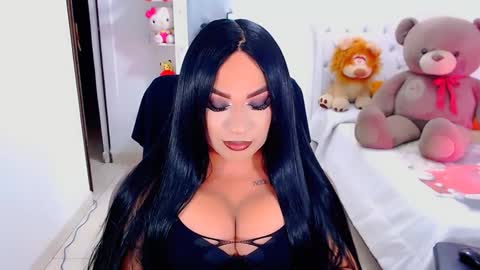 Snapshot of valentinaxqueen chatting on 01.12.25 online show from 01.12.25