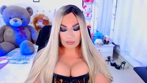 Snapshot of valentinaxqueen chatting on 01.16.25 online show from 01.16.25