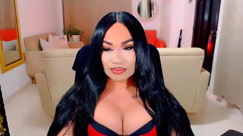 Snapshot of valentinaxqueen chatting on 01.23.25 online show from 01.23.25