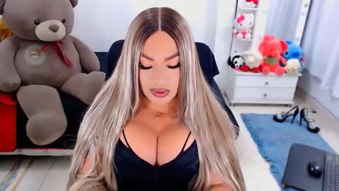 Snapshot of valentinaxqueen chatting on 09.28.25 online show from 09.28.25