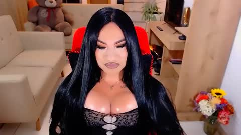 Snapshot of valentinaxqueen chatting on 10.31.25 online show from 10.31.25