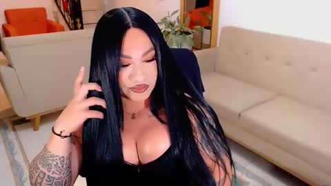 Snapshot of valentinaxqueen chatting on 11.15.25 online show from 11.15.25