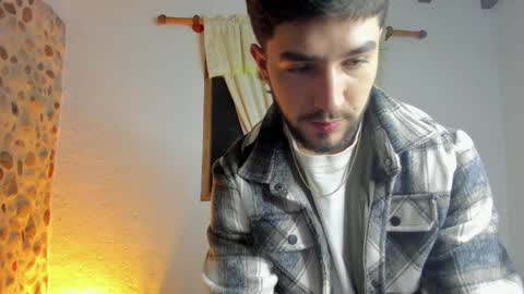 Snapshot of valentino2201 chatting on 12.29.24 valentino online show from 12.29.24