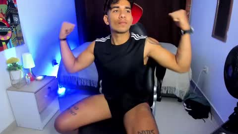 VALENTINO MOURA online show from 02.25.25