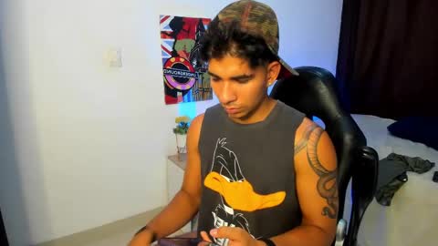 VALENTINO MOURA online show from 02.26.25