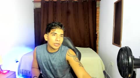 VALENTINO MOURA online show from 02.28.25