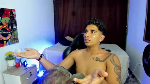 VALENTINO MOURA online show from 03.10.25