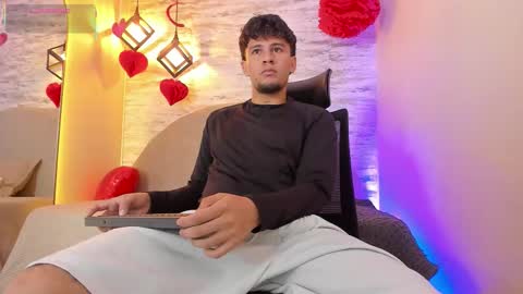 VALENTINO online show from 02.17.26