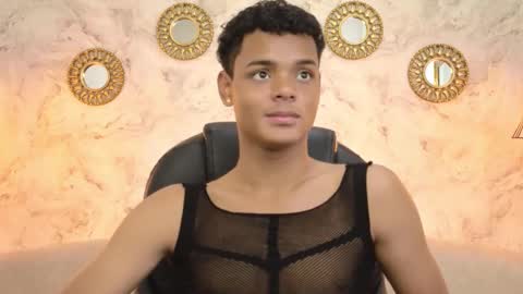 Snapshot of valentino_thompson chatting on 09.14.25 valentino_thompson online show from 09.14.25