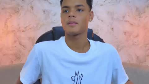 valentino_thompson online show from 10.08.25