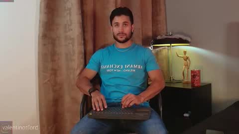 Snapshot of valentinoford chatting on 10.22.25 Valentino online show from 10.22.25