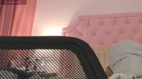 Vale Toro  online show from 11.16.25