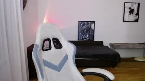 Snapshot of valents_cherry chatting on 10.15.25 Valentina online show from 10.15.25