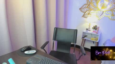 Snapshot of valeperez24 chatting on 10.28.25 Valery And Daniel online show from 10.28.25