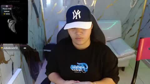 valeri_harpers4 online show from 04.22.26