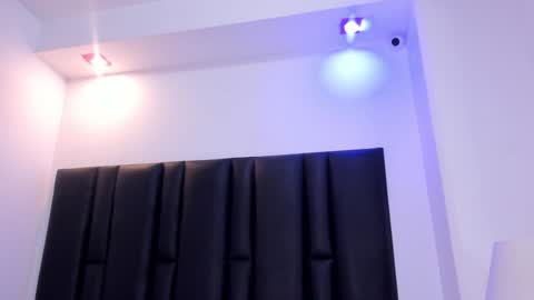 valeri_tafur online show from 12.17.24